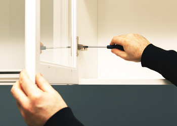 how to remove cabinet doors